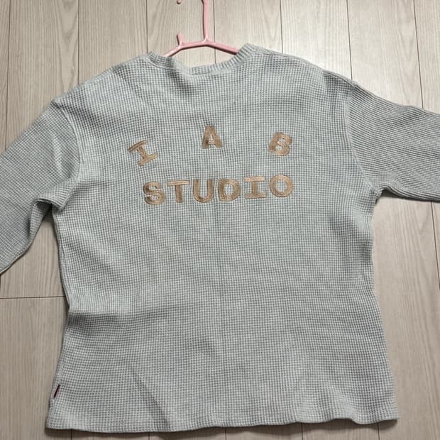 아이앱 스튜디오 x 던전밥 와플 롱슬리브 오트밀