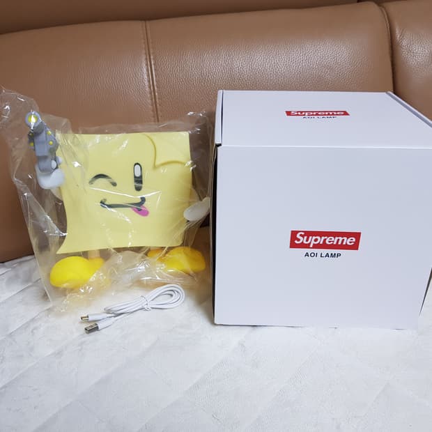 슈프림 스티키 노트 몰디드 램프 옐로우 22SS