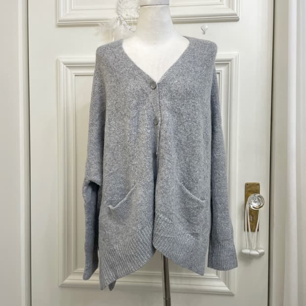 gray pocket point v-neck warm loose card