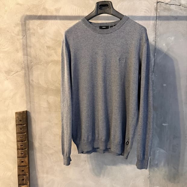 휴고보스 메리노울 니트 105