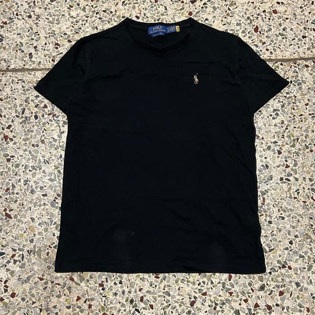 폴로(POLO RalphLauren)자수 로고 블랙 반팔티