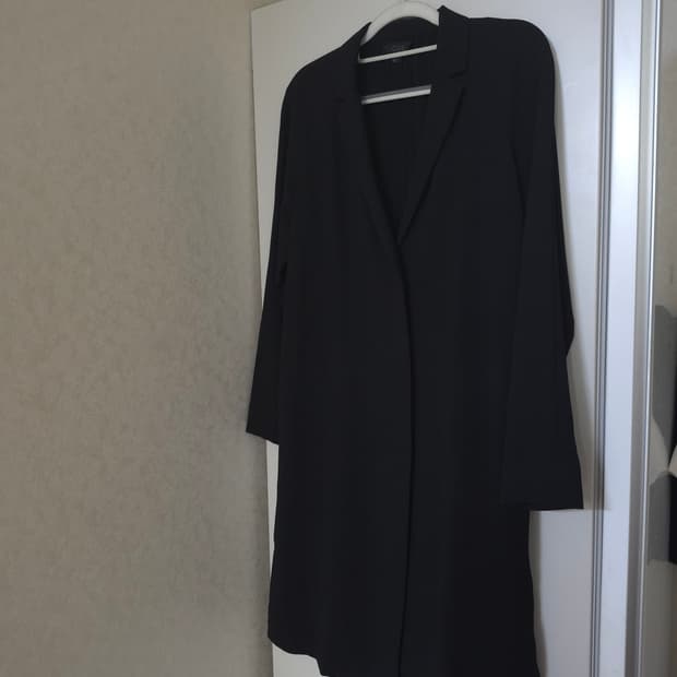 COS 블랙 플리츠 롱자켓