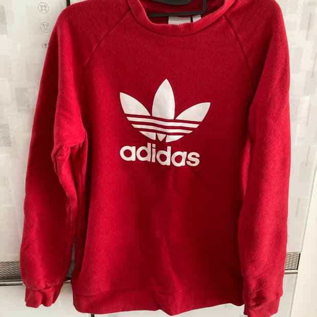 아디다스 레드 L 맨투맨 긴팔 긴팔티 티셔츠 티 판매합니다.