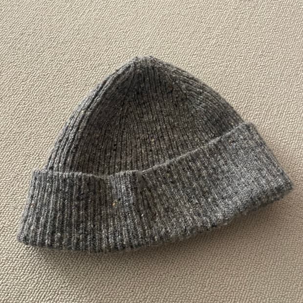 Howlin'  회색 니트 비니