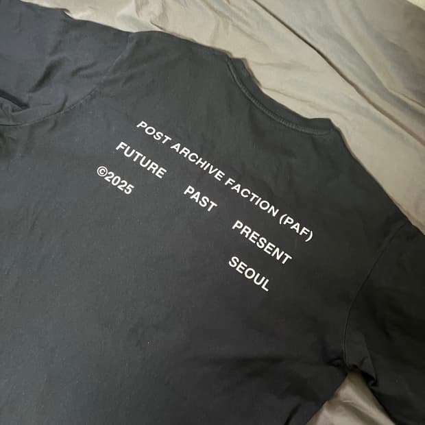 (L) PAF 수비니어 티 1 블랙 반팔티 파프