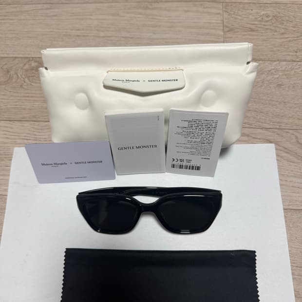 젠틀몬스터 마르지엘라 mm109 팝니다.