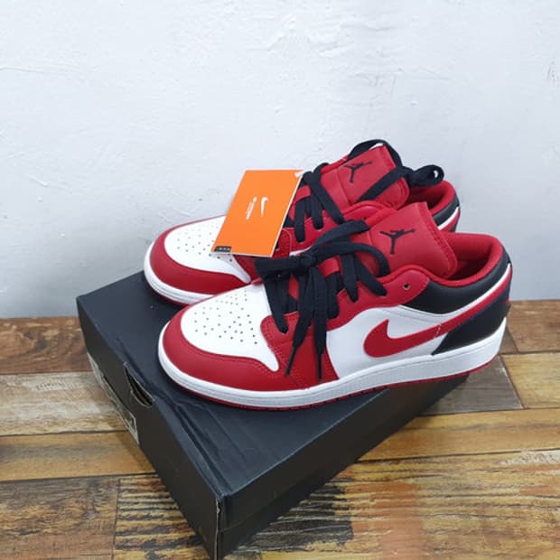 NIKE 나이키 에어조던 1 로우 화이트 짐레드 새상품 (240MM)