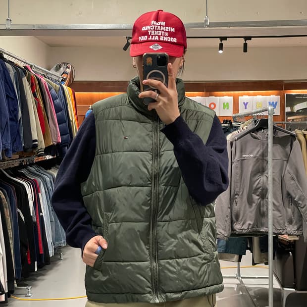 타미힐피거 패딩 조끼  