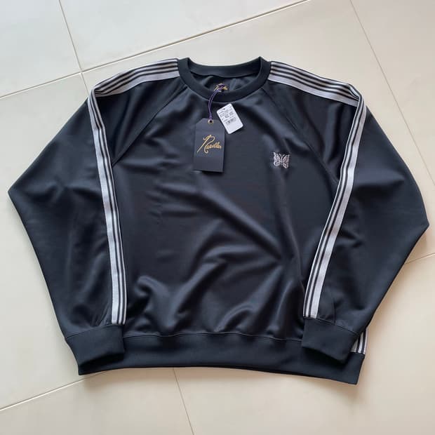 니들스 26ss 트랙 크루넥 맨투맨 L 차콜 새상품