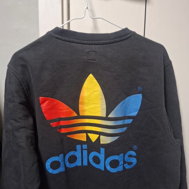 아디다스 유로파 맨투맨