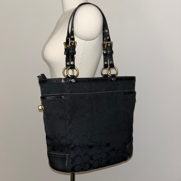 📦 Coach Allblack shoulder bag