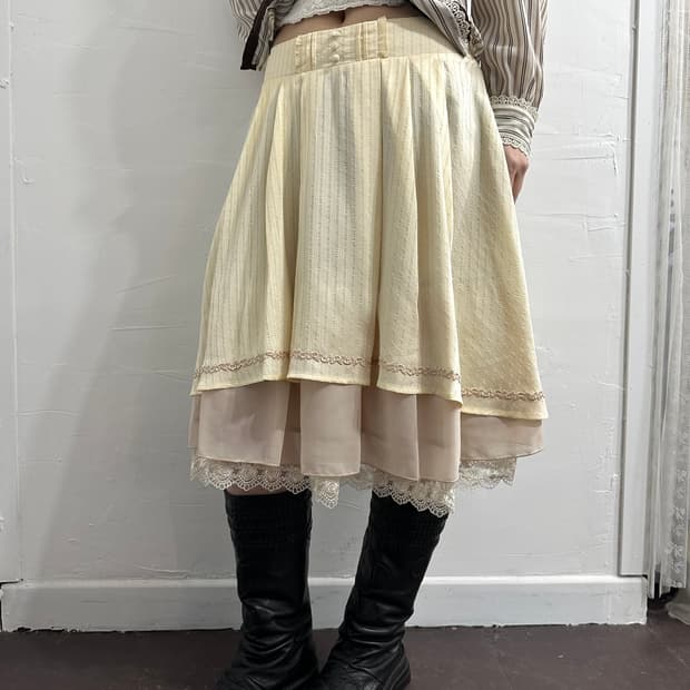 axes femme lace detail skirt