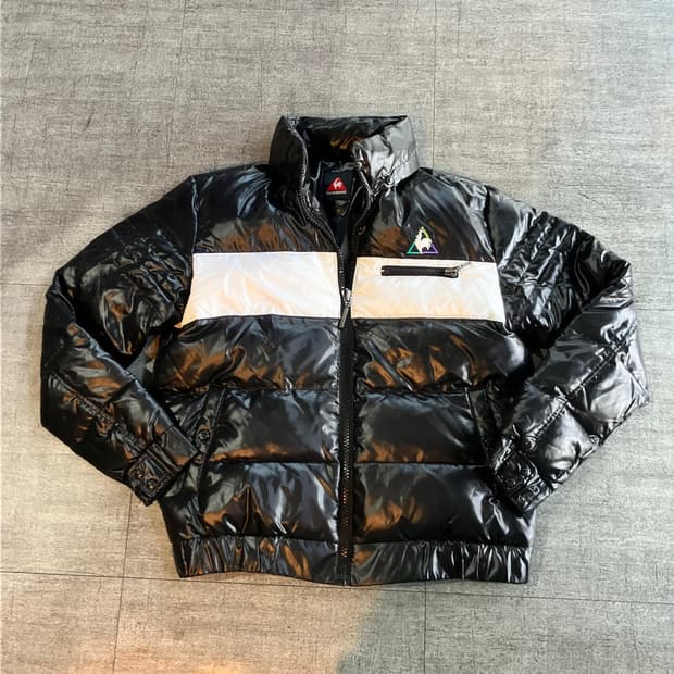 Lecoq 르꼬끄 올드스쿨스트릿 원포켓 패딩 유광