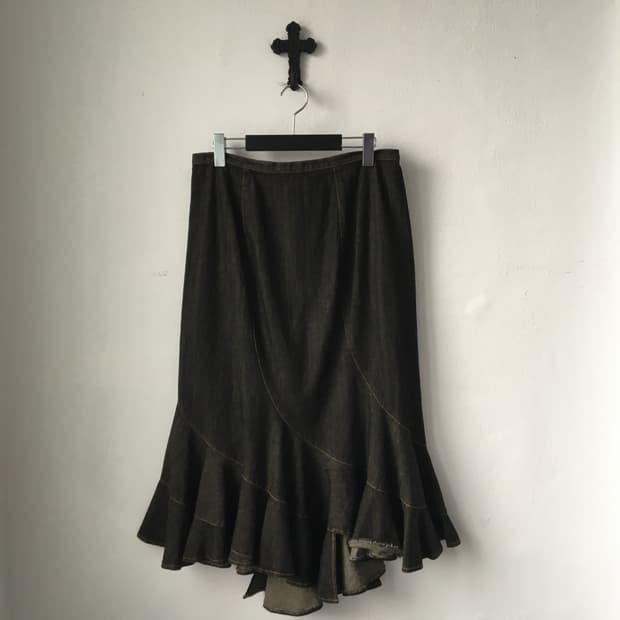 Unbalanced long skirt