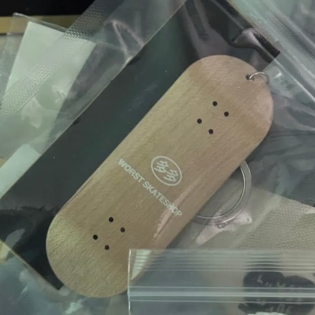 (OS) 다다 x 워스트 스케이트샵 콜라보 키링 미개봉 새상품