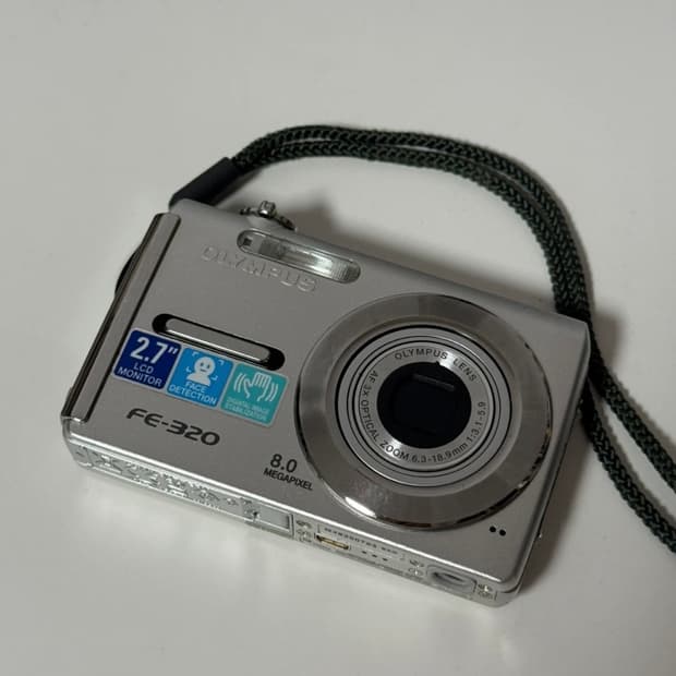 올림푸스 fe-320 디지털 카메라 실버