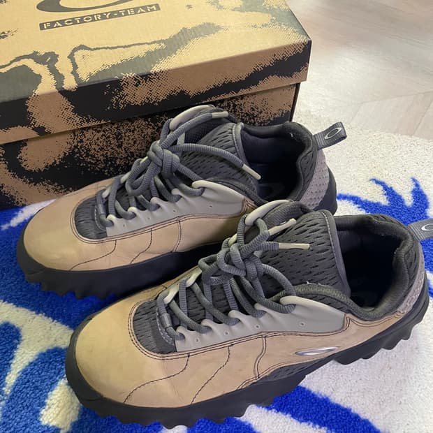 오클리 찹쏘우 모카 275