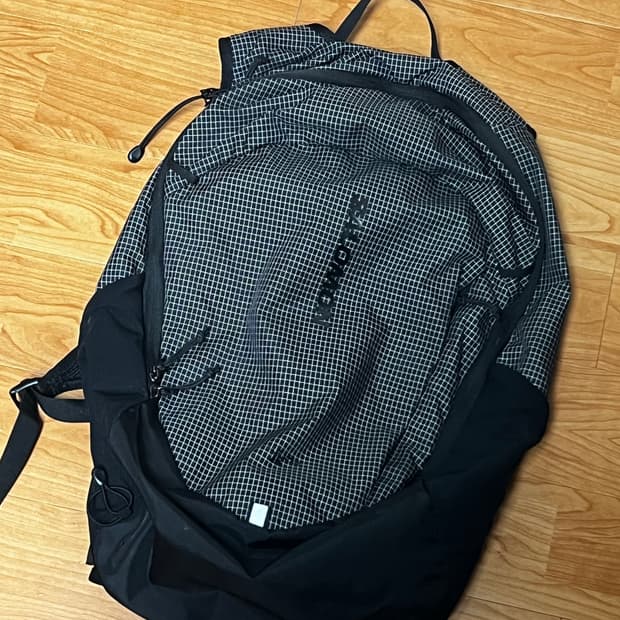 살로몬 트레일블레이저 백팩 20L 커뮤터블랙