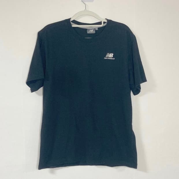 뉴발란스 블랙반팔티L 