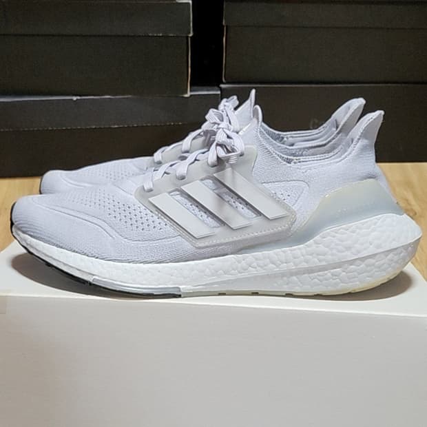 아디다스 울트라부스트 285 할로실버