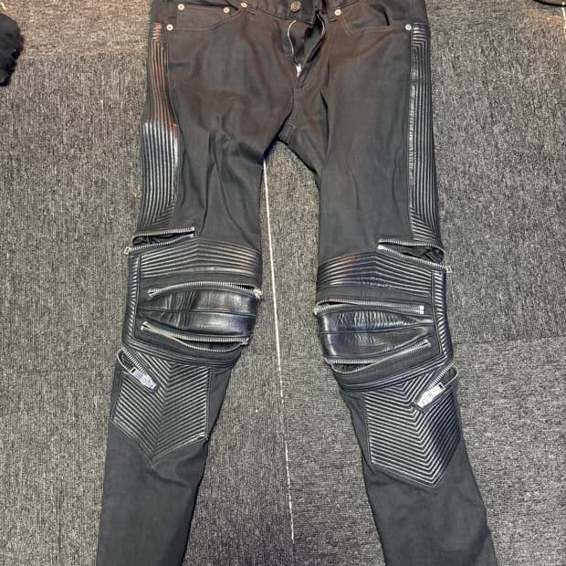 생로랑 레더패널진 33사이즈