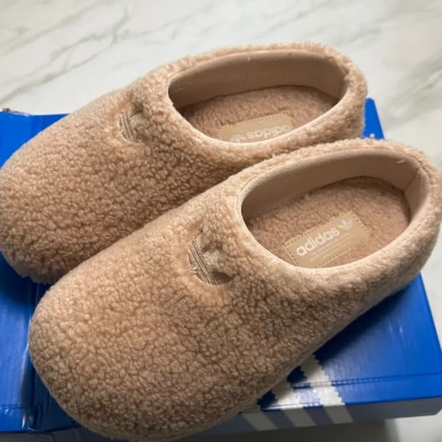 [225] 아디다스 아디폼 스탠 뮬 매직 베이지 새상품