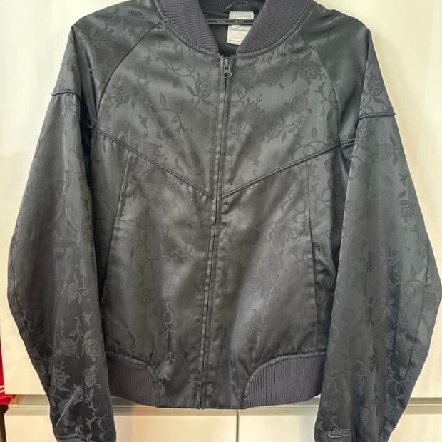 나이키 플로럴 블랙 봄버 자켓