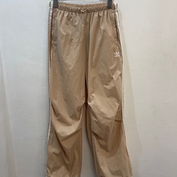 Adidas line pants beige