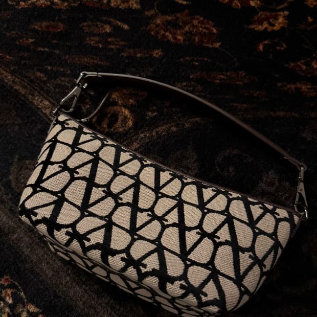 발렌티노 토트백