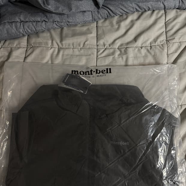 몽벨 바람막이 차콜 새상품
