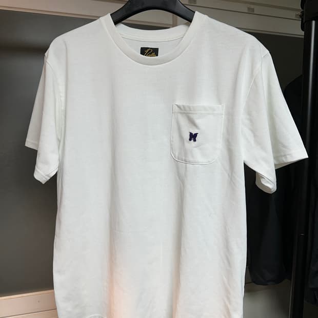 니들스 s/s tee
