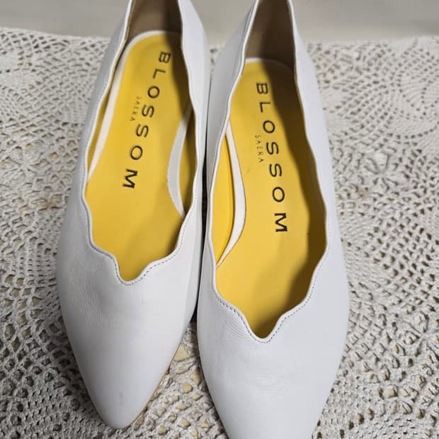 세라 블라썸 수제화 플랫슈즈 235