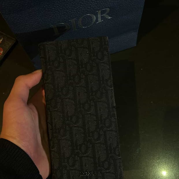 디올 장지갑 새상품 판매 합니다