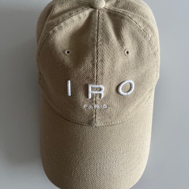 이로 트로이 이로 로고 대님 볼캡 베이지