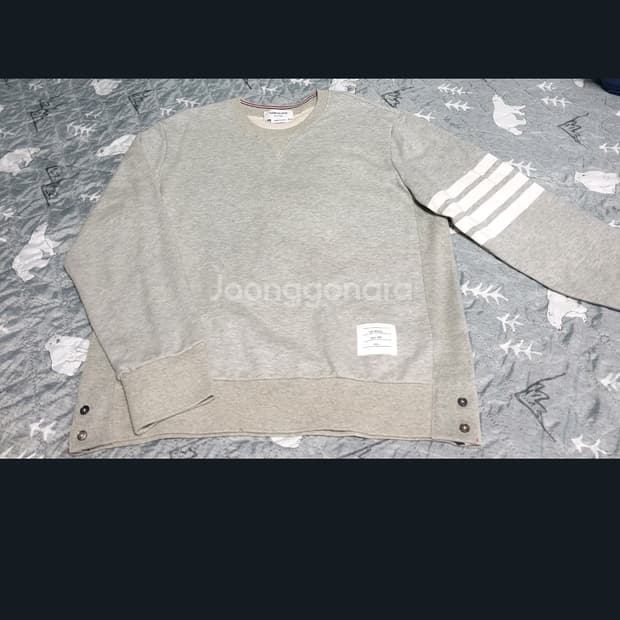 톰브라운 맨투맨그레이.  4