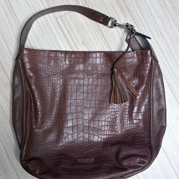 코치 애버리 엠보 크록 호보백