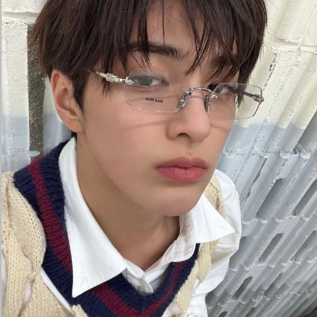 미우미우 무테 안경