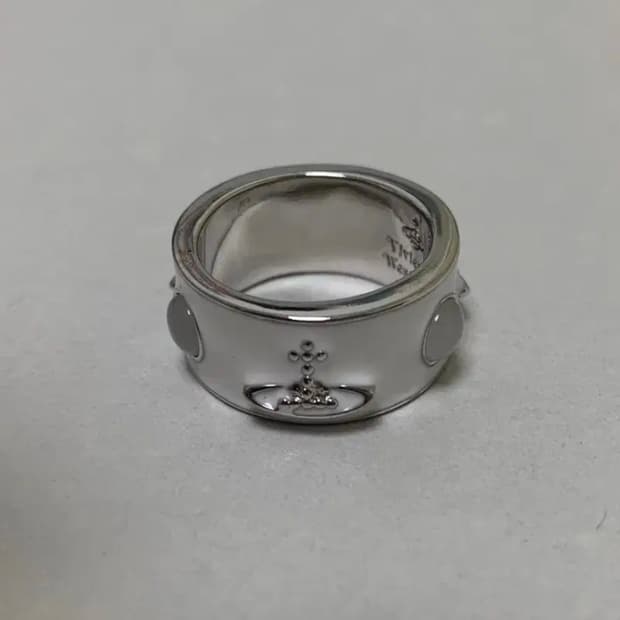 비비안웨스트우드 화이트 오팔링