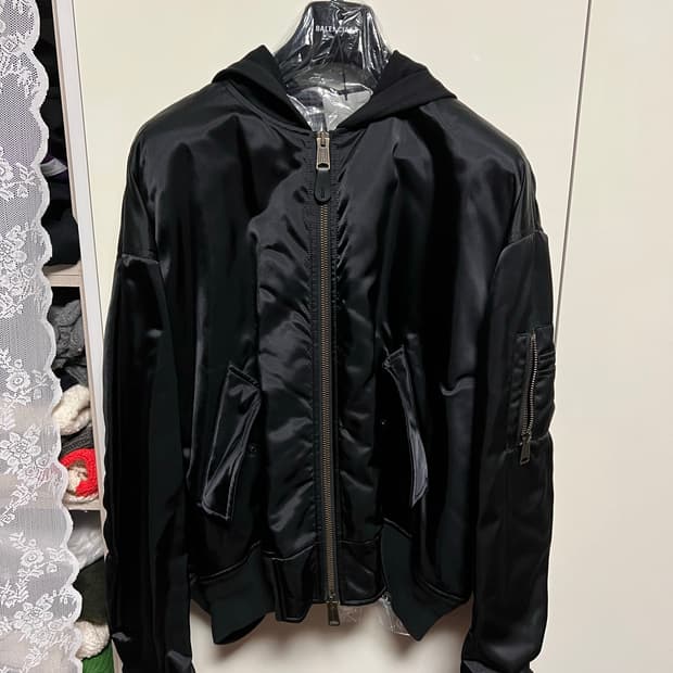 발렌시아가 비카인드 봄버 s 사이즈