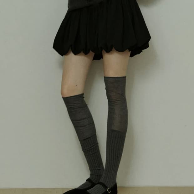 Wool balloon shirring mini skirt - black