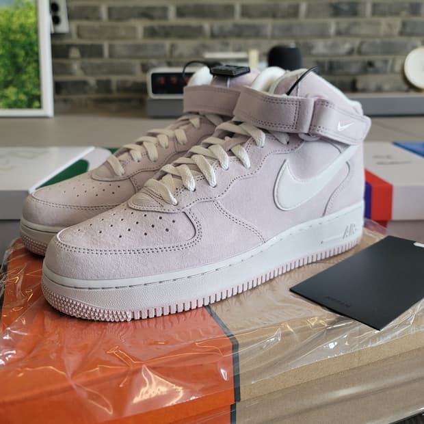나이키 새상품 에어포스 미드 275