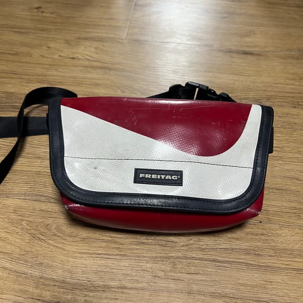 프라이탁 제이미 메신저백 