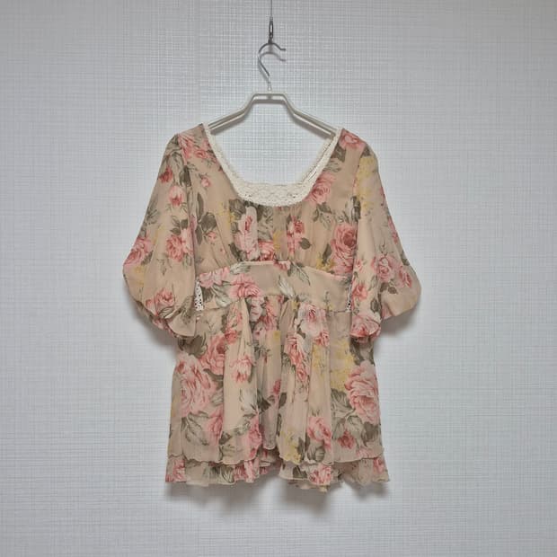 리즈리사 수선품 초고전템 히메갸루 앤틱플라워 베이지 블라우스