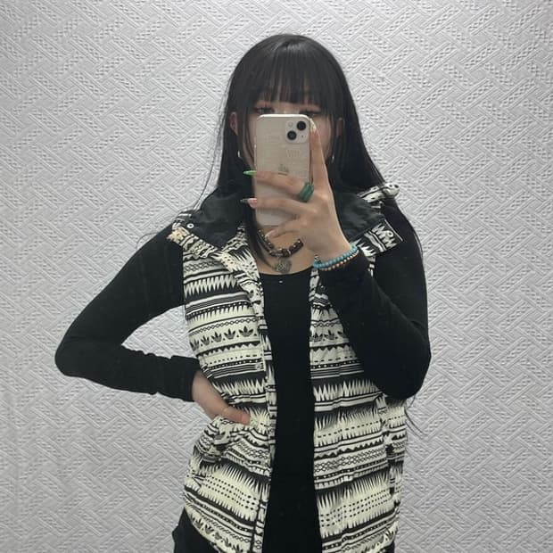 아디다스 올드스쿨 스트릿 펑크 키치 패딩 조끼 85 C09182