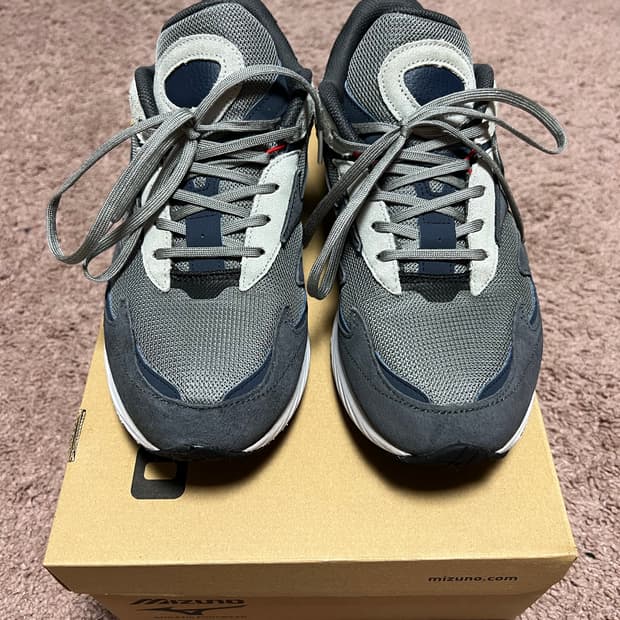 미즈노 x 그라프페이퍼 웨이브라이더 275