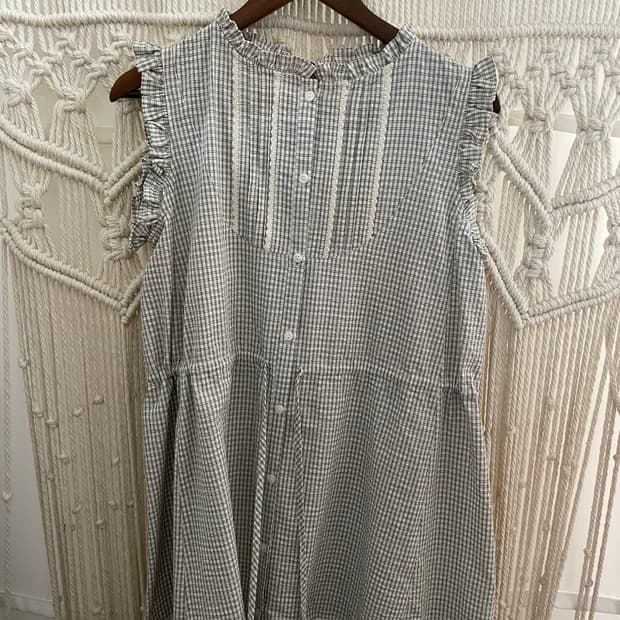 화이트 체크 레이스 프릴 원피스