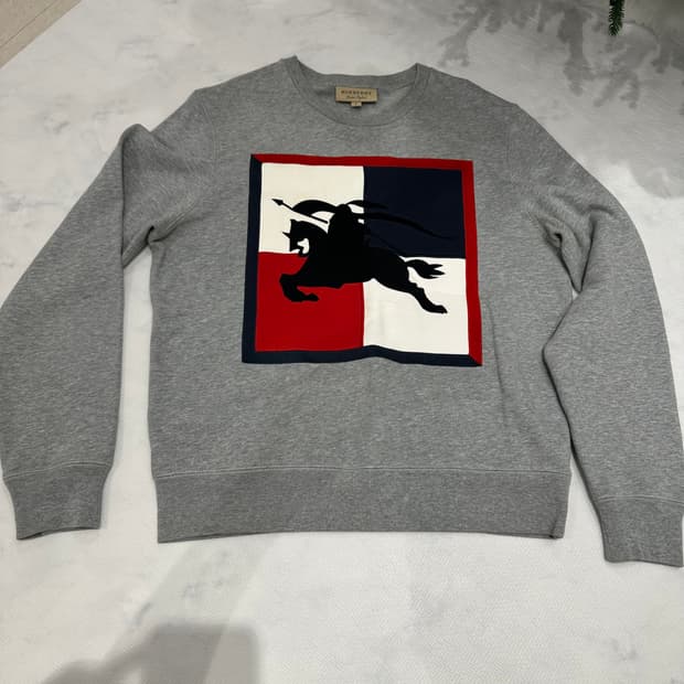 버버리 맨투맨 S 사이즈(95)