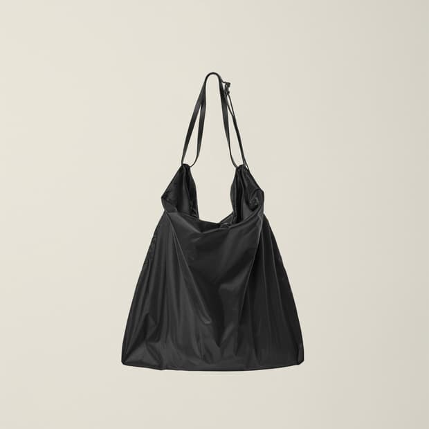 누마레 EE 나일론 숄더 백 블랙 (공홈 품절)