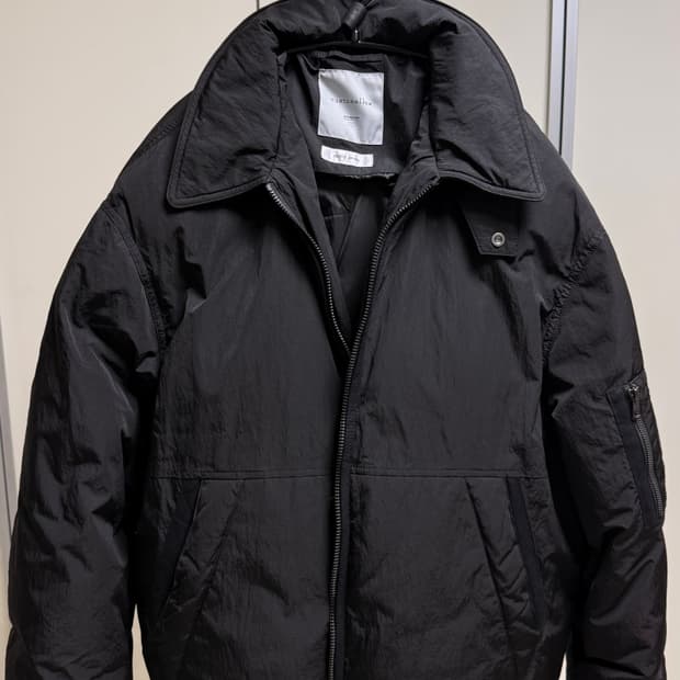 커스텀멜로우 블랙 숏 다운 봄버