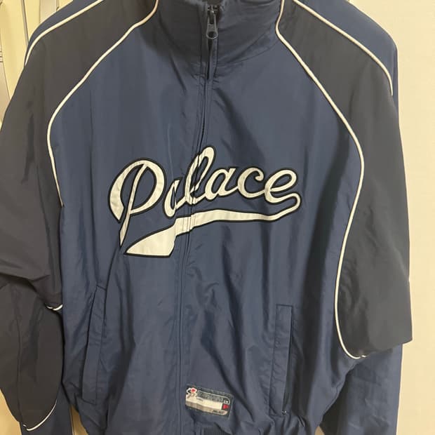 팔라스 스포츠 스크립트 자켓 판매합니다